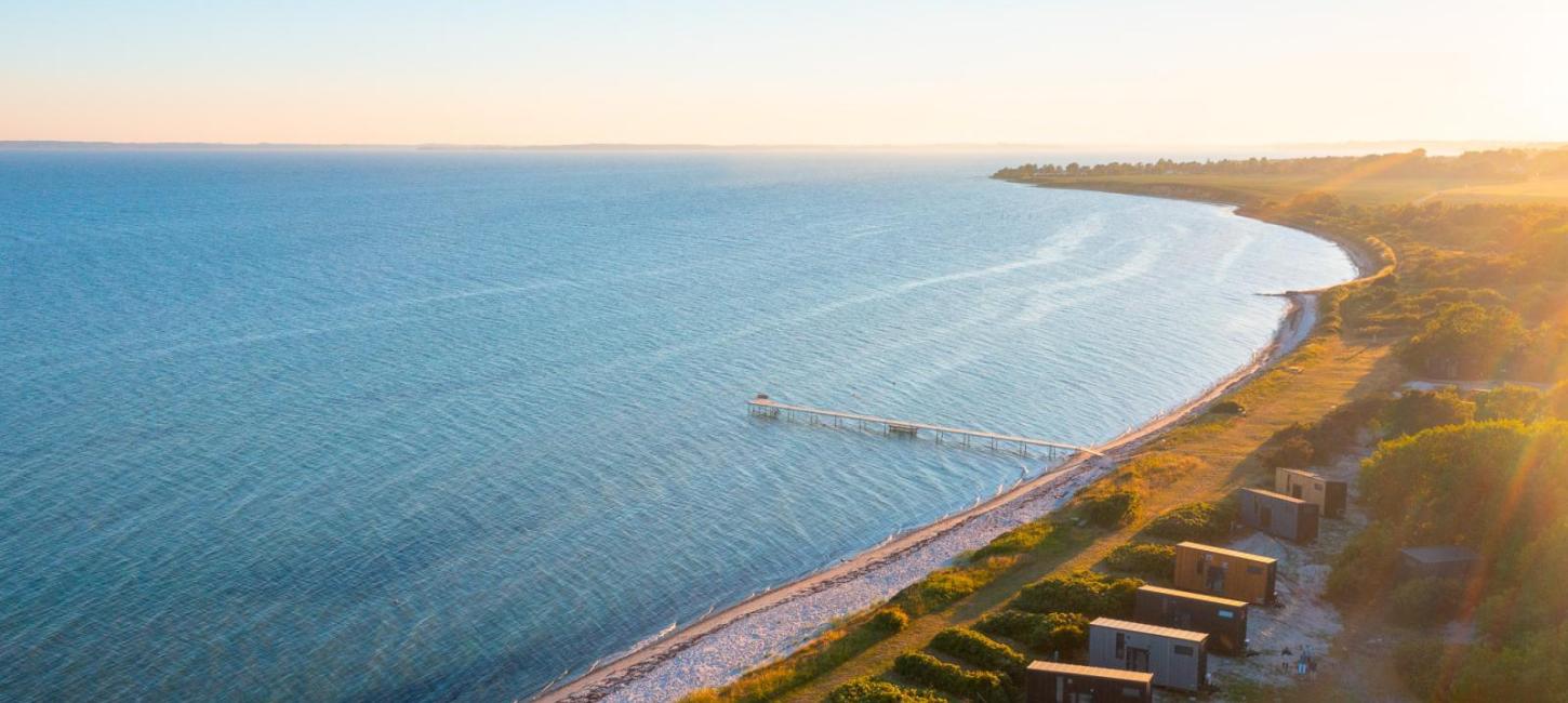 Tiny Seaside Resorts