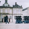 Vagtskifte på Amalienborg Slotsplads i København