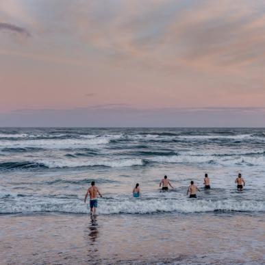 Winter bathers going into the water on a winter morning in Klitmoeller in North Jutland. 
