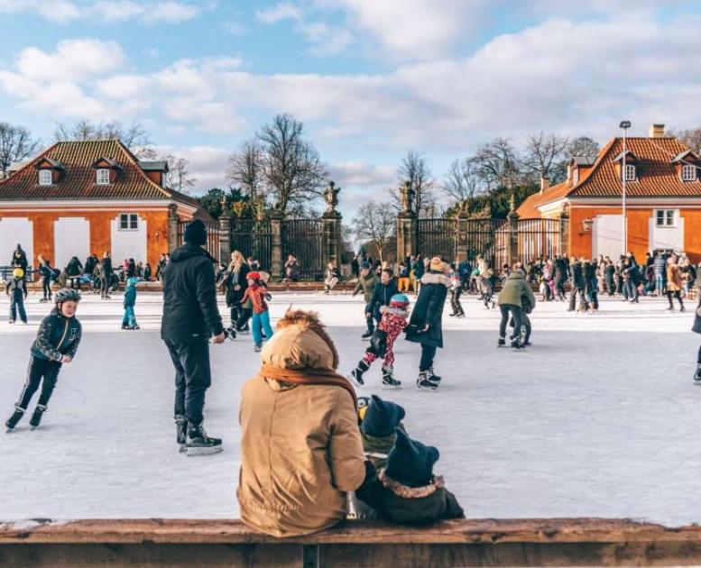 Ice skate in the neighbourhood of Frederiksberg in Copenhagen